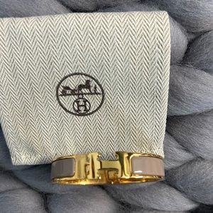 Hermès Clic H Bracelet in PM size Marrón Glacé
